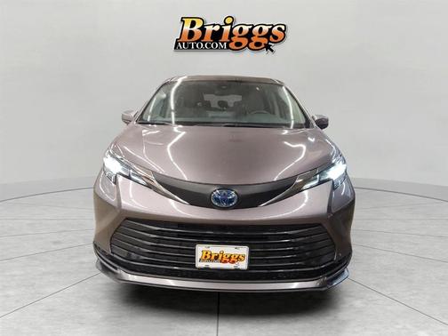 2021 Toyota Sienna LE
