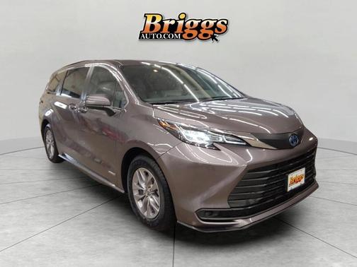 2021 Toyota Sienna LE