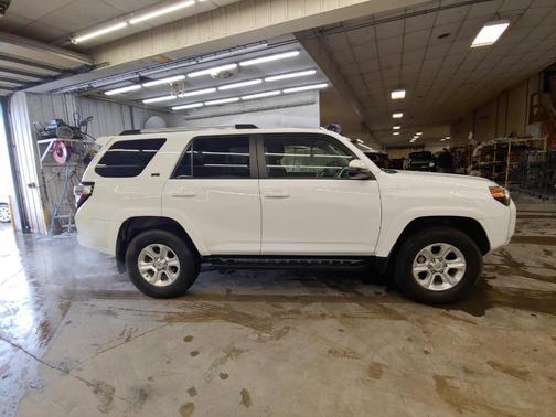 2024 Toyota 4Runner SR5