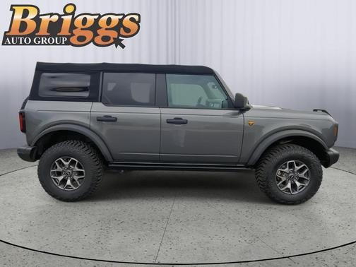 2022 Ford Bronco Badlands