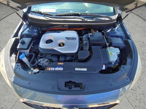 2016 Hyundai SONATA Hybrid SE