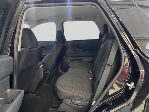 2025 Nissan Pathfinder S