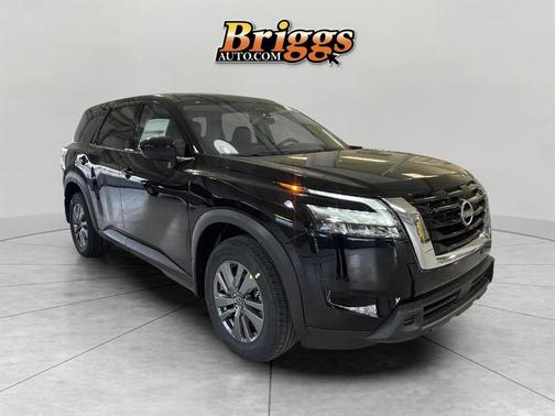 2025 Nissan Pathfinder S