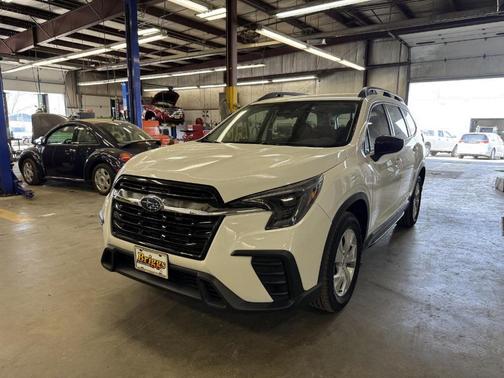 Crystal White Pearl 2024 Subaru Ascent Base