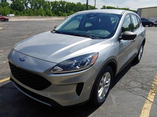 Iconic Silver Metallic 2022 Ford Escape S