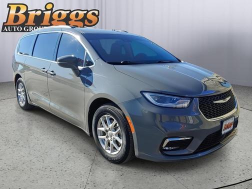 2022 Chrysler Pacifica Touring-L