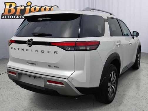 Pearl 2025 Nissan Pathfinder SL