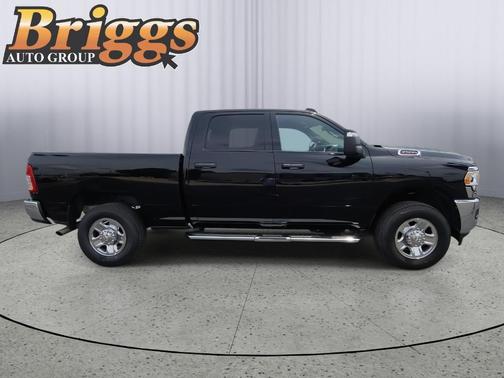 Diamond Black 2024 RAM 2500 Big Horn