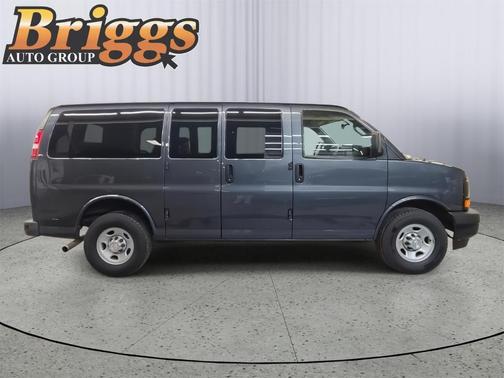 2017 Chevrolet Express 2500 LS