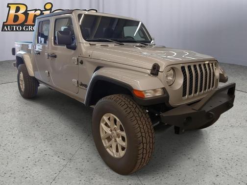 2023 Jeep Gladiator Sport