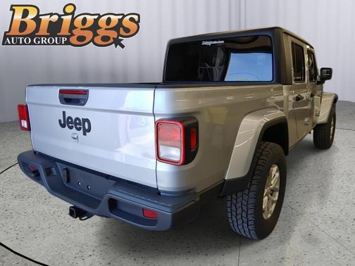 2023 Jeep Gladiator Sport