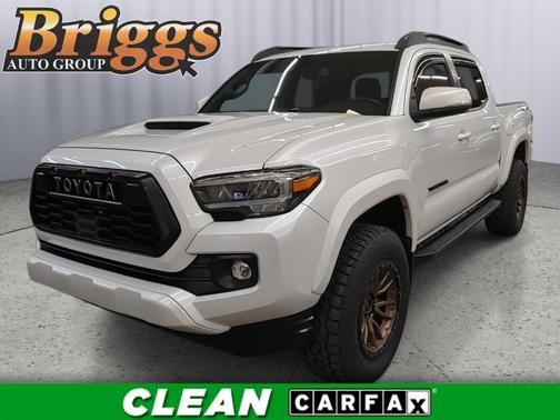 Midnight Black Metallic 2022 Toyota Tacoma TRD Off Road