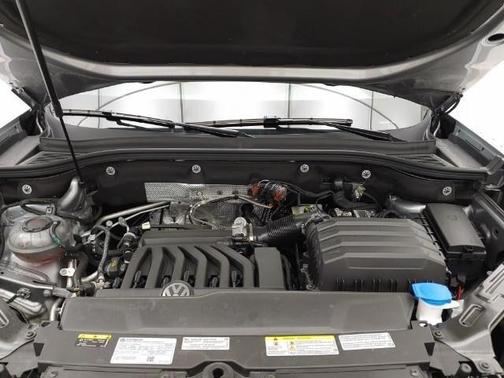 Photo 3 of 28 of 2022 Volkswagen Atlas 3.6L SEL Premium R-Line