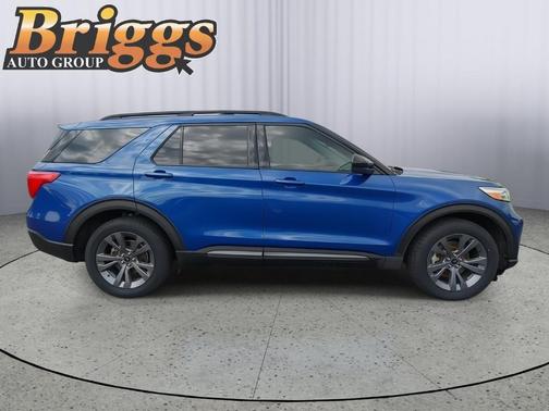 Atlas Blue Metallic 2022 Ford Explorer XLT