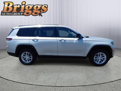 Silver Zynith 2023 Jeep Grand Cherokee L Laredo