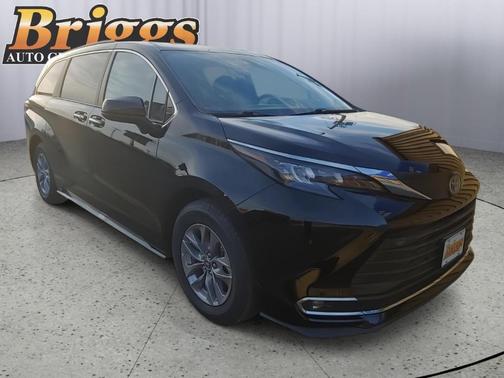 2024 Toyota Sienna 