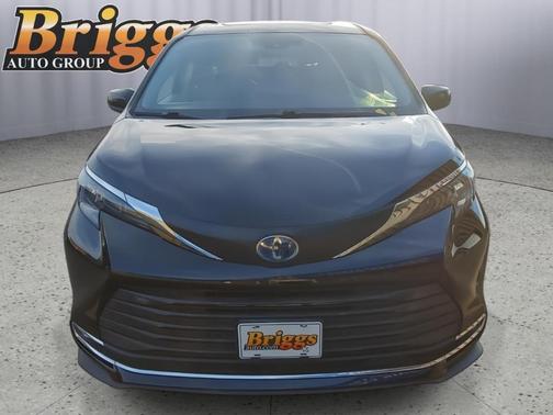 2024 Toyota Sienna 