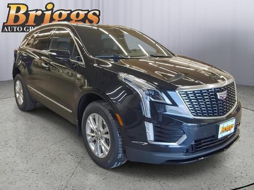 Stellar Black Metallic 2021 Cadillac XT5 Luxury