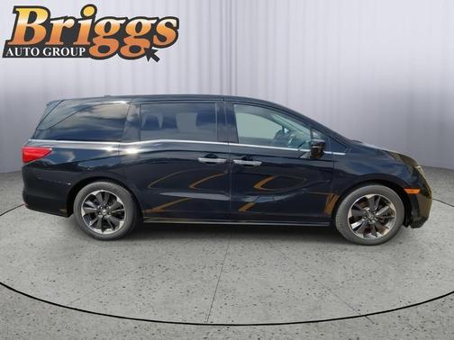 Crystal Black Pearl 2021 Honda Odyssey Elite