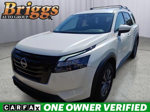 2024 Nissan Pathfinder SV