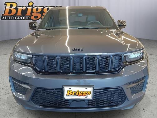 2024 Jeep Grand Cherokee Laredo