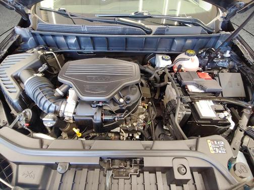 Stellar Black Metallic 2019 Cadillac XT5 Luxury