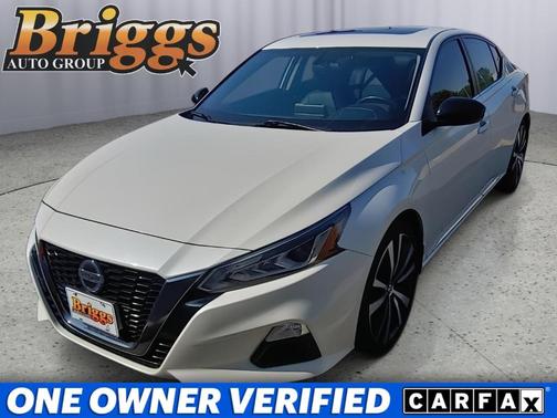 White 2019 Nissan Altima 2.5 SR