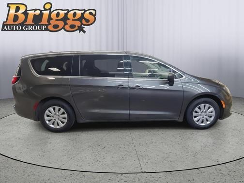 2021 Chrysler Voyager L