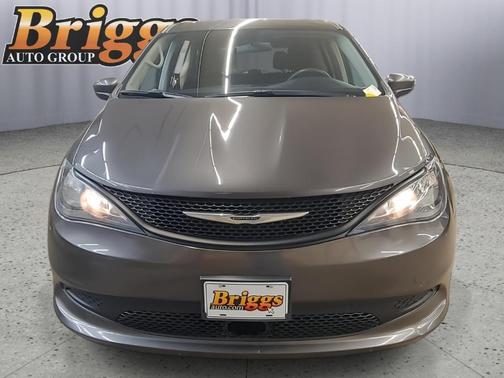 2021 Chrysler Voyager L