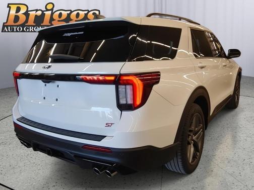 Star White 2025 Ford Explorer ST