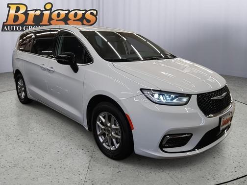 2024 Chrysler Pacifica Touring-L