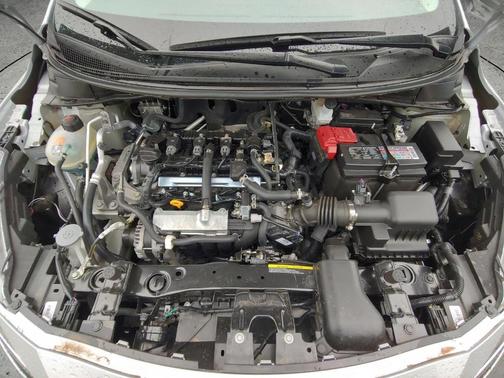 Brilliant Silver Metallic 2025 Nissan Versa 1.6 SV