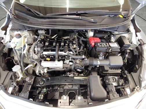 Brilliant Silver Metallic 2025 Nissan Versa 1.6 SV