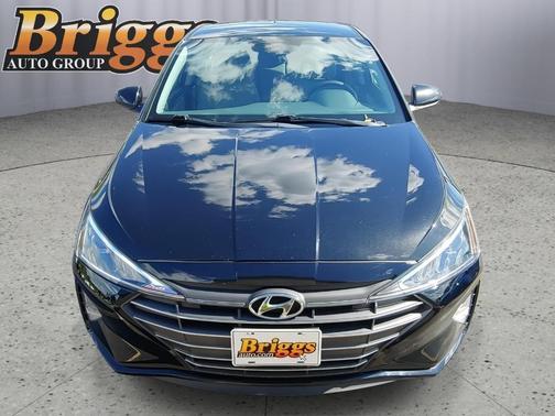 2019 Hyundai ELANTRA SE