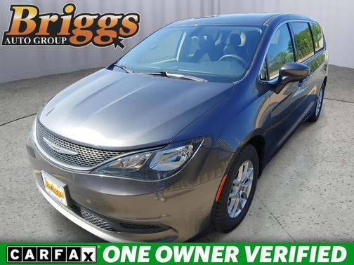 2022 Chrysler Voyager LX
