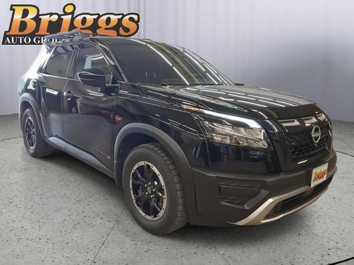 Black 2024 Nissan Pathfinder Rock Creek