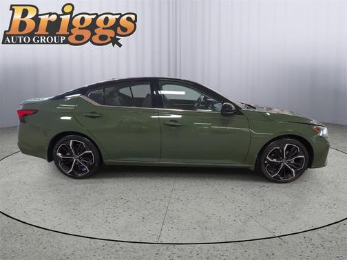 2t Grn Blk Roof 2026 Nissan Altima 2.5 SR