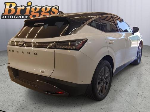 White / Black 2025 Nissan Murano SL