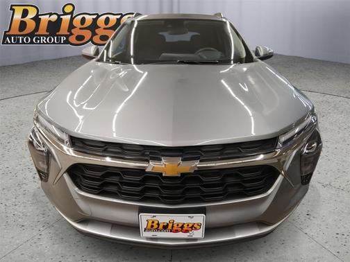 Sterling Gray Metallic 2024 Chevrolet Trax LT