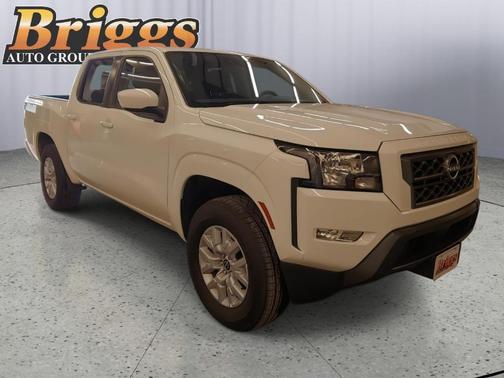 Glacier White 2024 Nissan Frontier SV