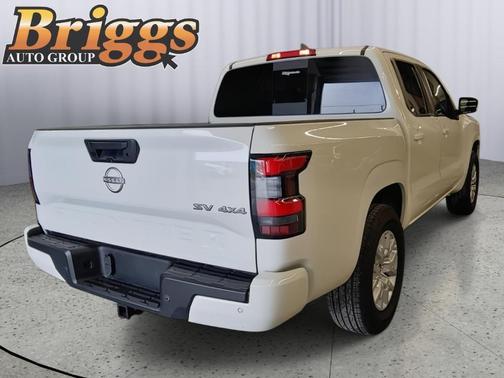 Glacier White 2024 Nissan Frontier SV