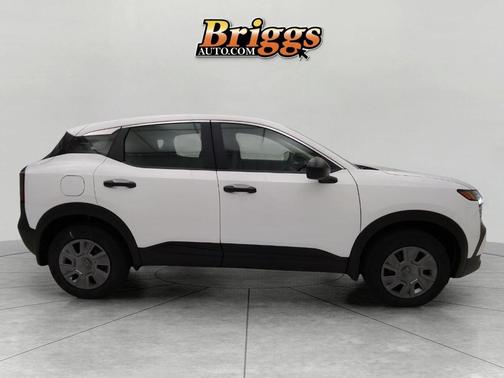 2025 Nissan Kicks S