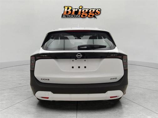 2025 Nissan Kicks S