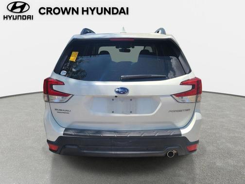 Crystal White Pearl 2019 Subaru Forester Limited