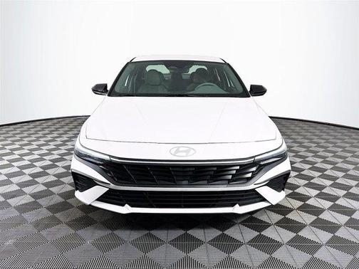 2025 Hyundai ELANTRA HEV SEL Sport