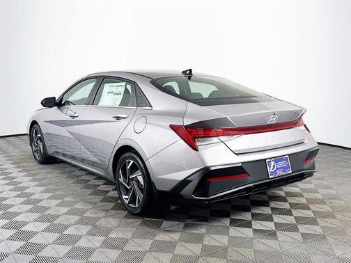 2025 Hyundai ELANTRA SEL