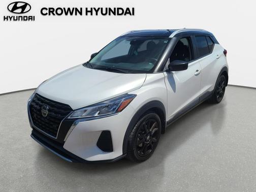 Aspen White/Super Black 2021 Nissan Kicks SV