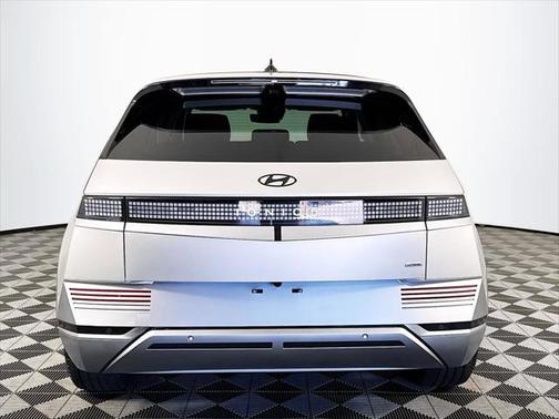 2024 Hyundai IONIQ 5 SE