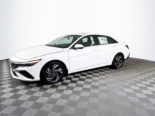 2025 Hyundai ELANTRA SEL