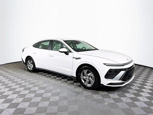 2025 Hyundai SONATA SE
